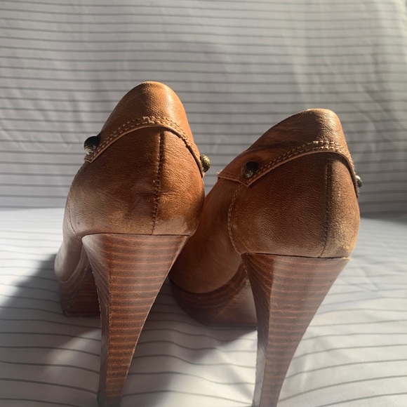 BCBGENERATION RUSSELL PLATFORM LEATHER PEEP TOE - Picture 6 of 8